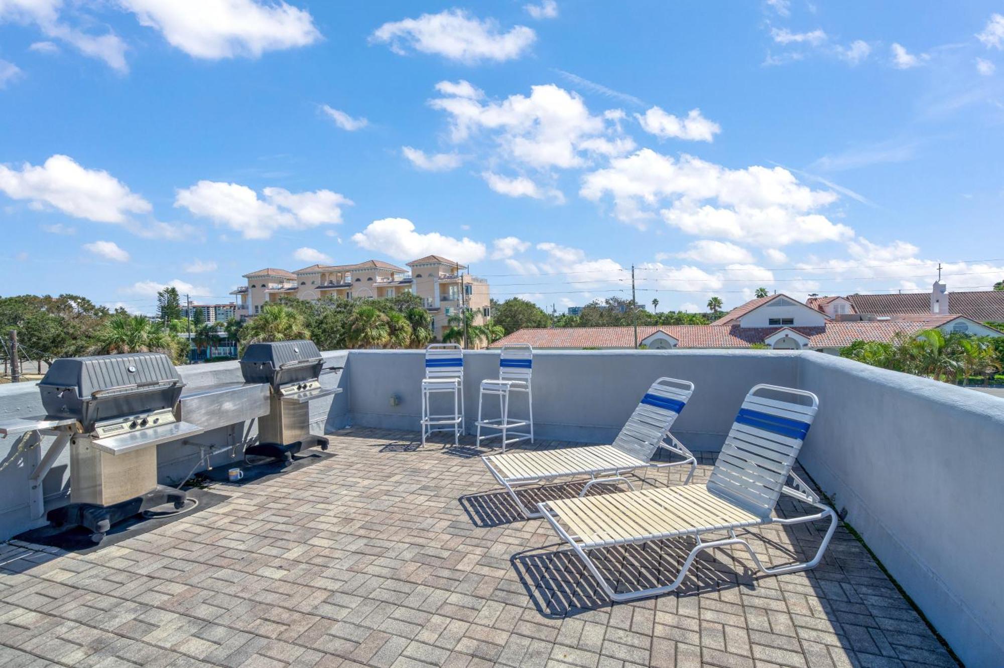 Camelot Beach Suites Clearwater Beach Bagian luar foto