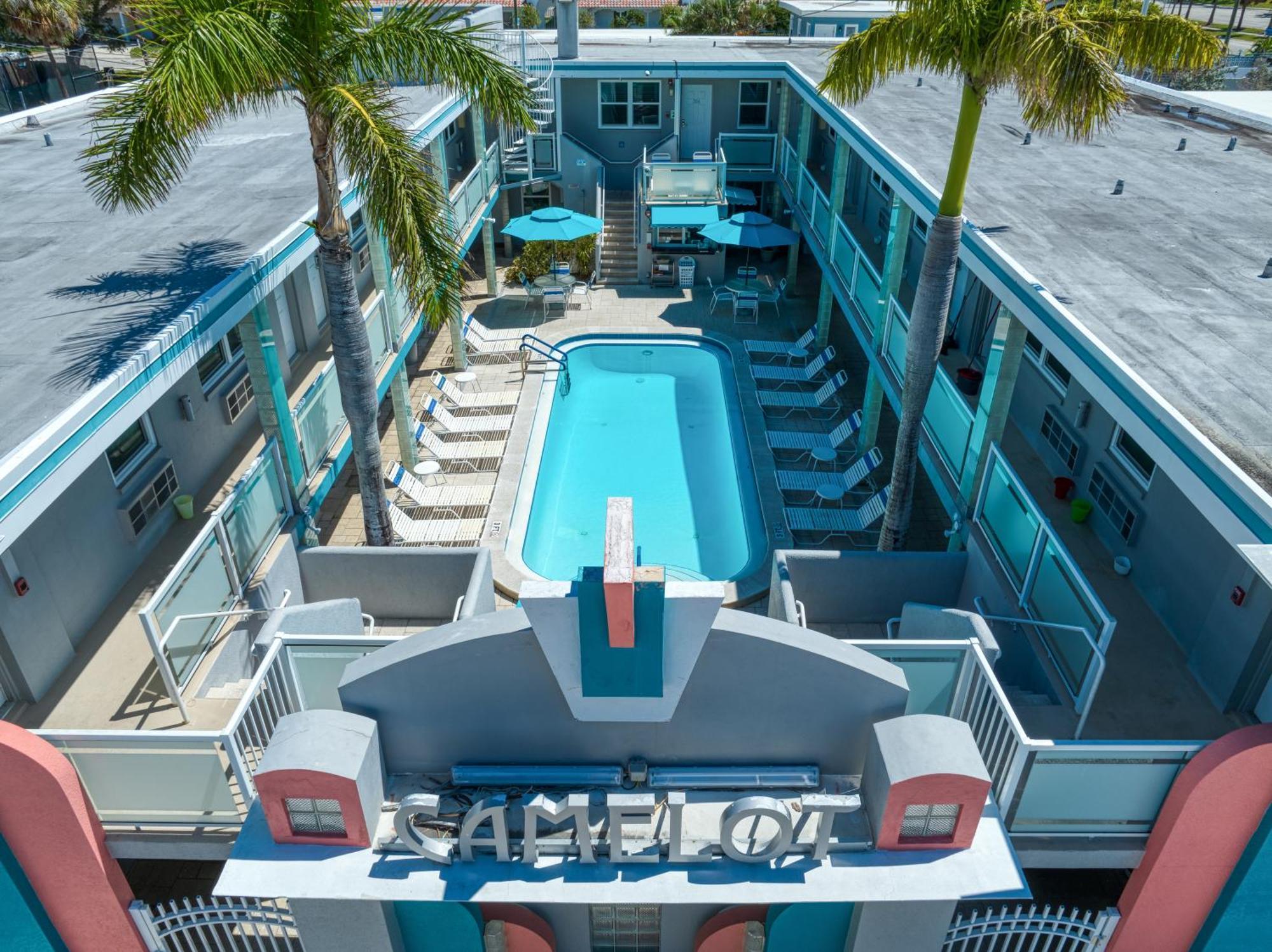 Camelot Beach Suites Clearwater Beach Bagian luar foto