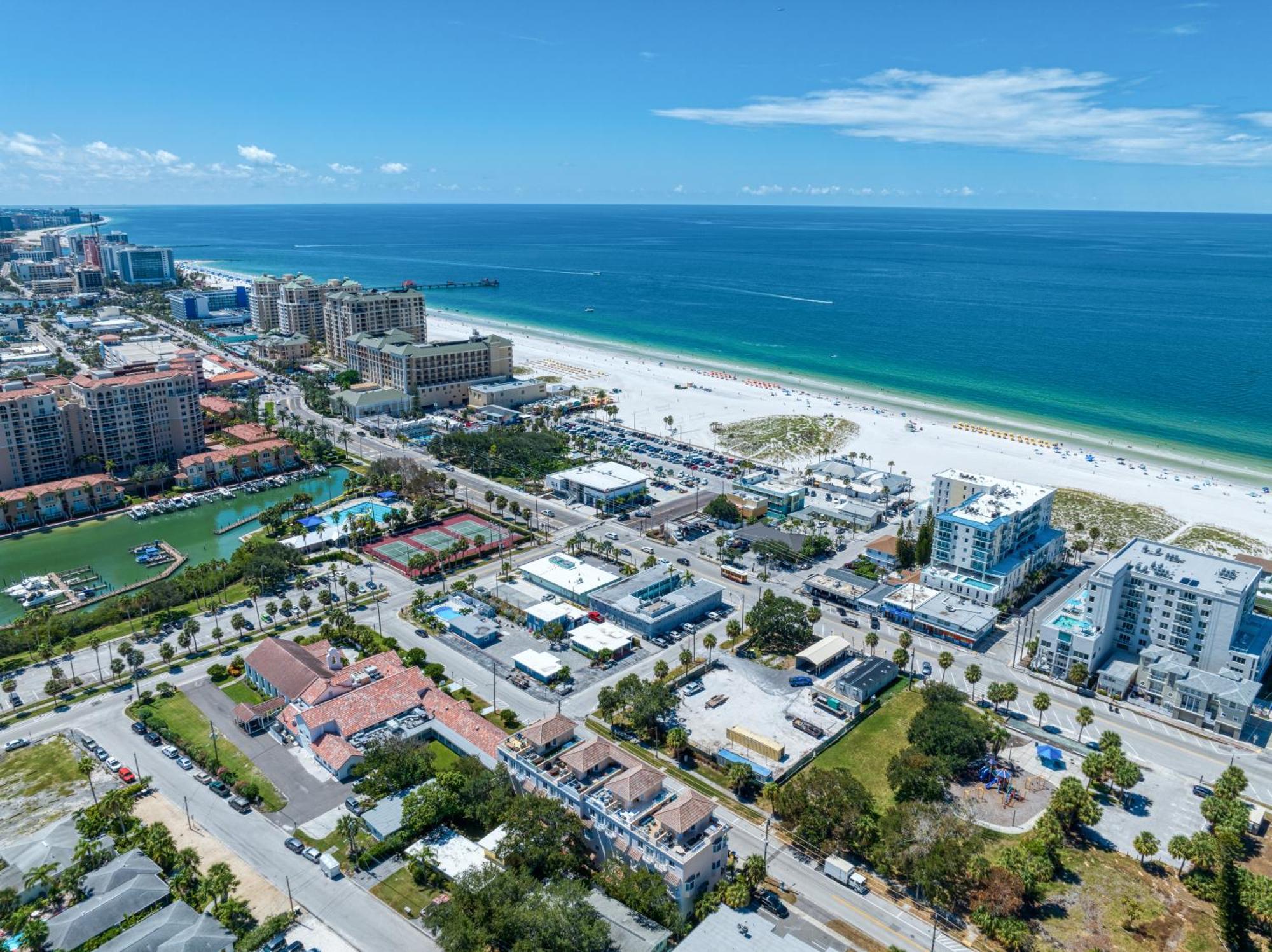 Camelot Beach Suites Clearwater Beach Bagian luar foto