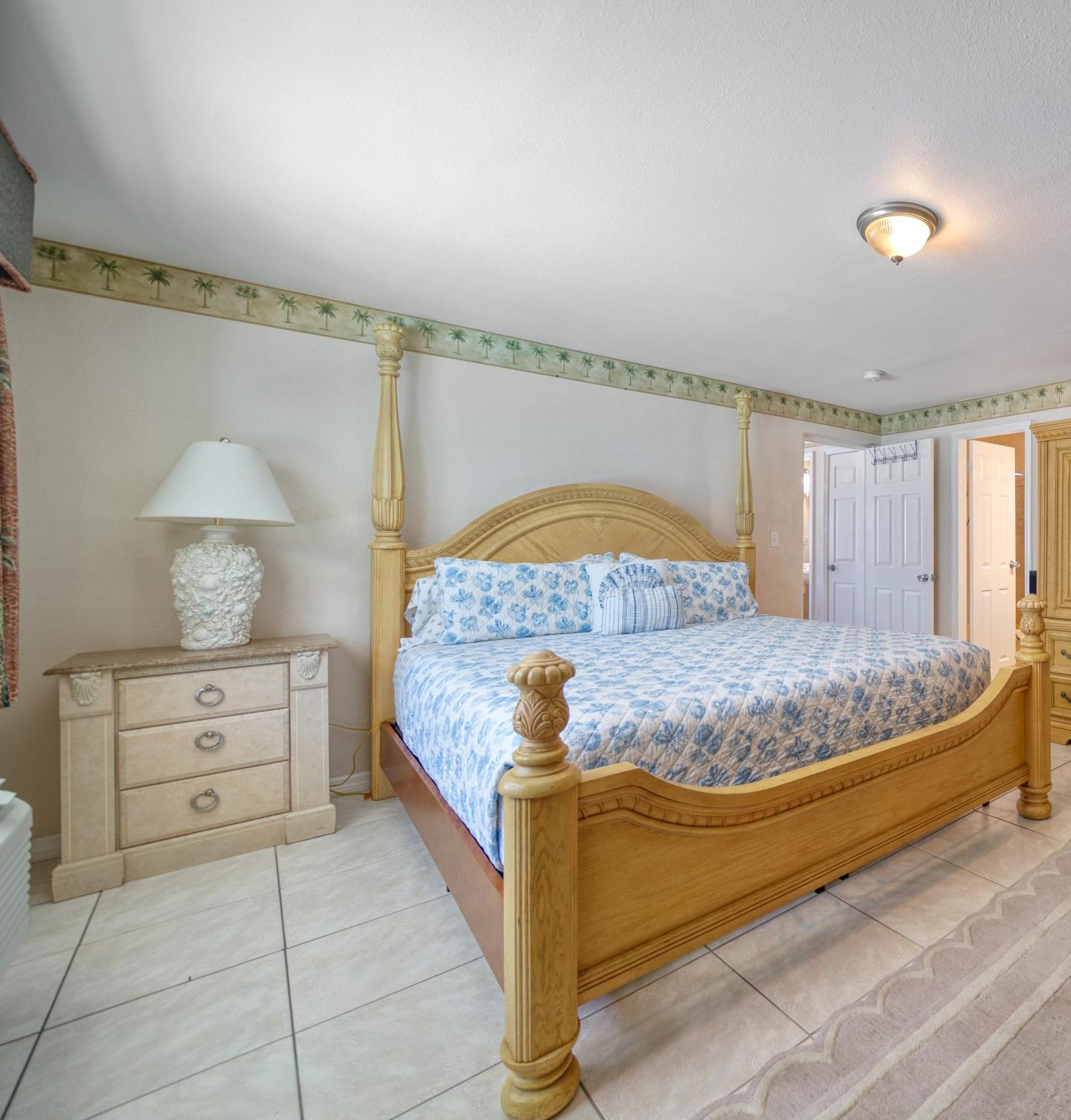 Camelot Beach Suites Clearwater Beach Bagian luar foto