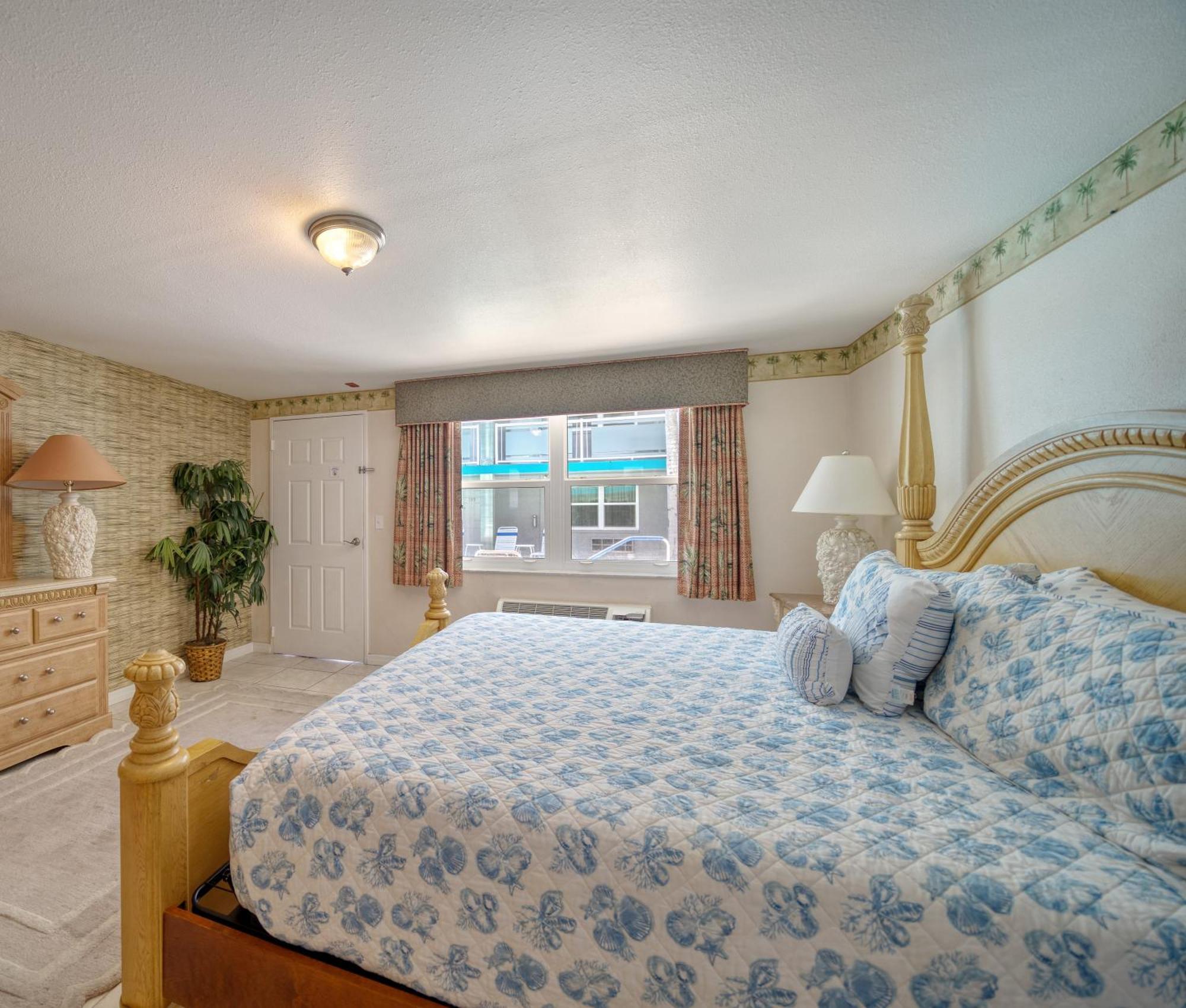 Camelot Beach Suites Clearwater Beach Bagian luar foto