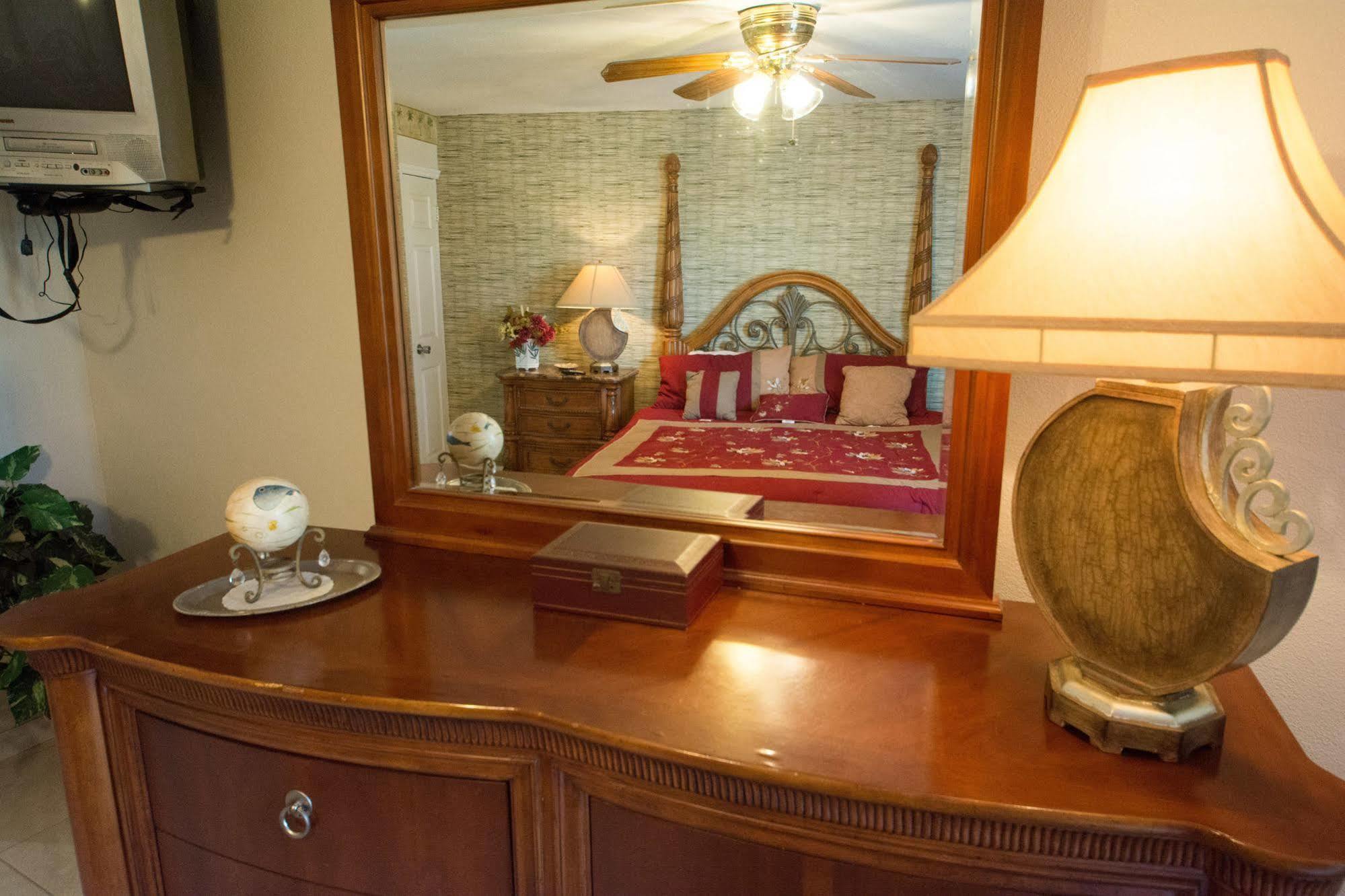 Camelot Beach Suites Clearwater Beach Bagian luar foto