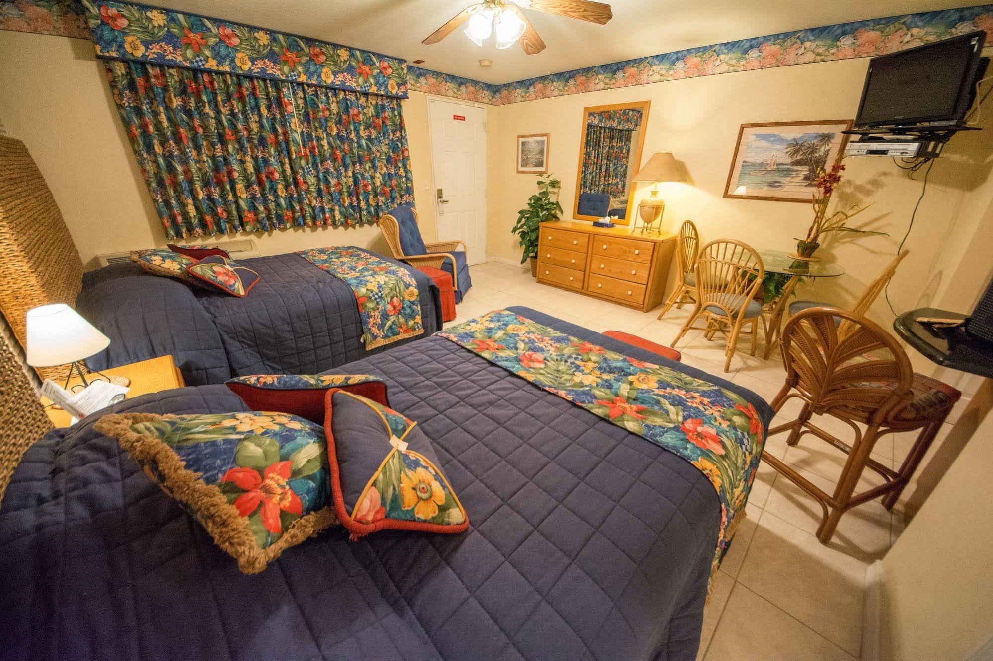 Camelot Beach Suites Clearwater Beach Bagian luar foto