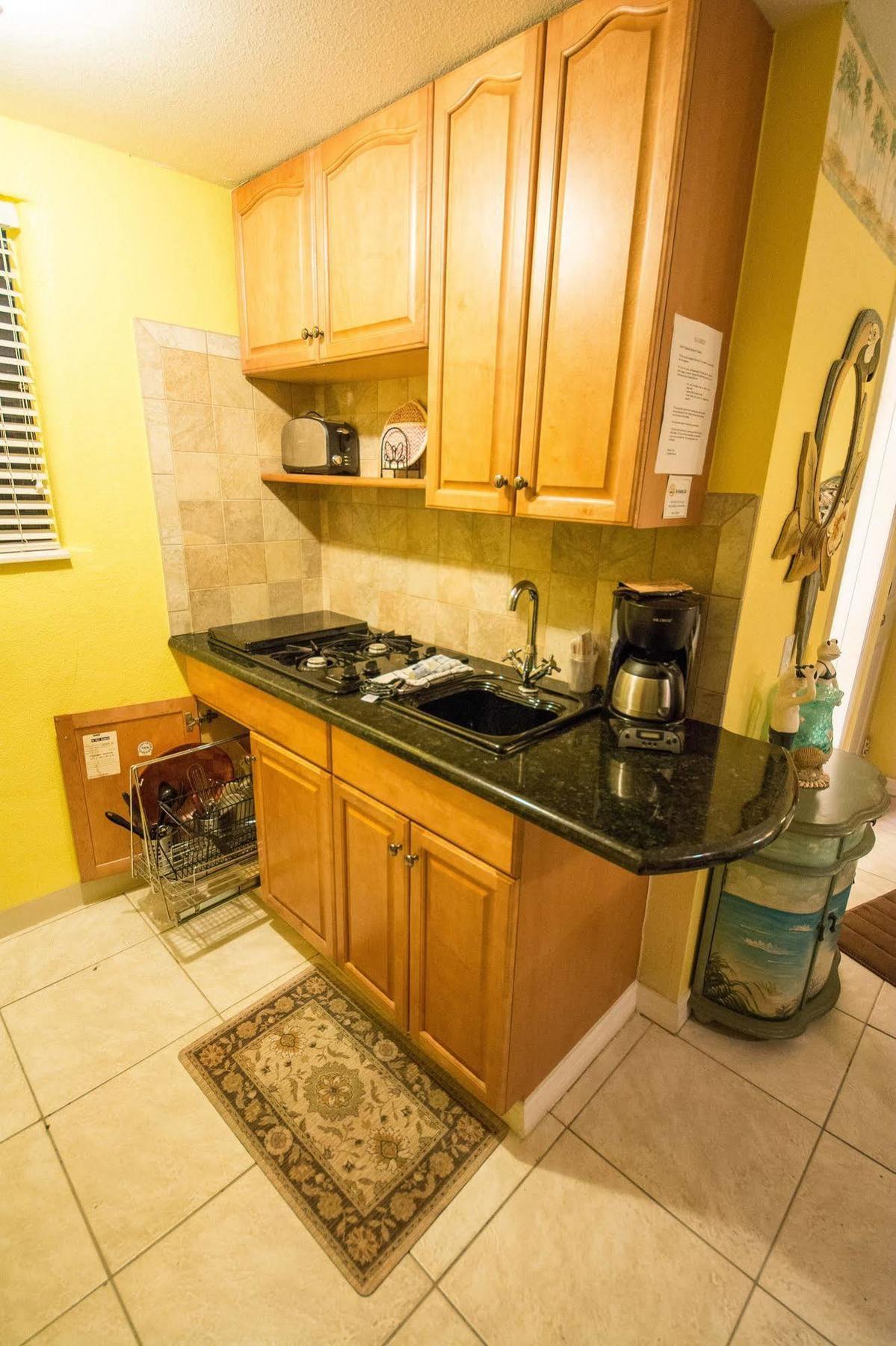Camelot Beach Suites Clearwater Beach Bagian luar foto