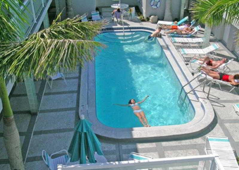 Camelot Beach Suites Clearwater Beach Bagian luar foto